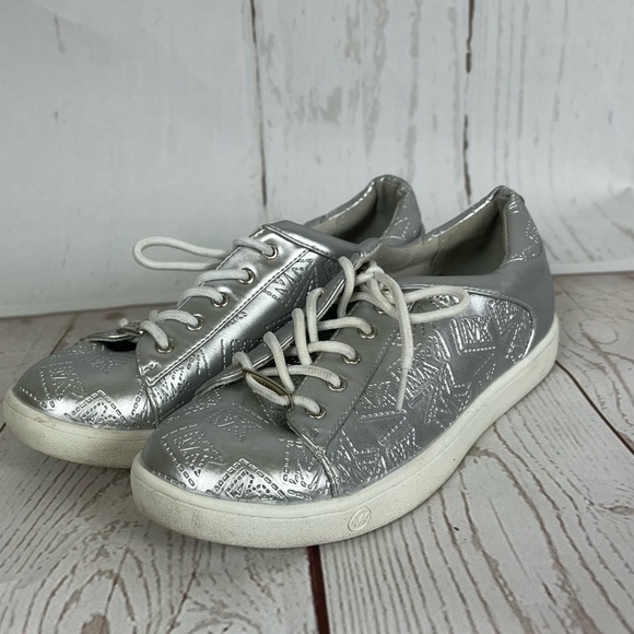 Girls Michael Kors “Genoa” silver sneakers size 4 - Picture 6 of 7